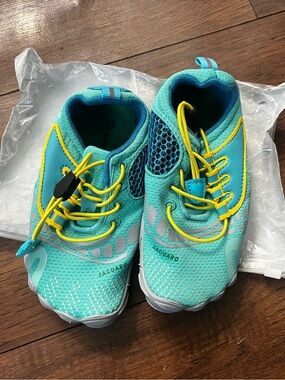 Saguaro barefoot Kids Water Shoes NEW mint color minimalist shoes
